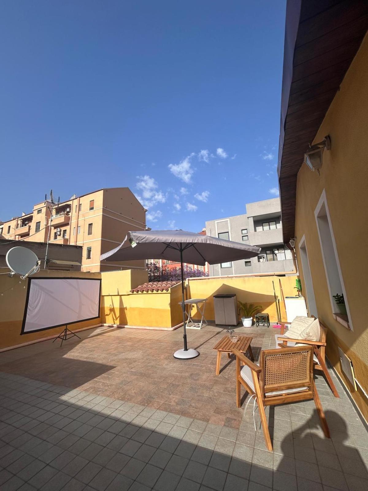 Appartamento Con Terrazzo Privato E Netflix Кальяри Экстерьер фото